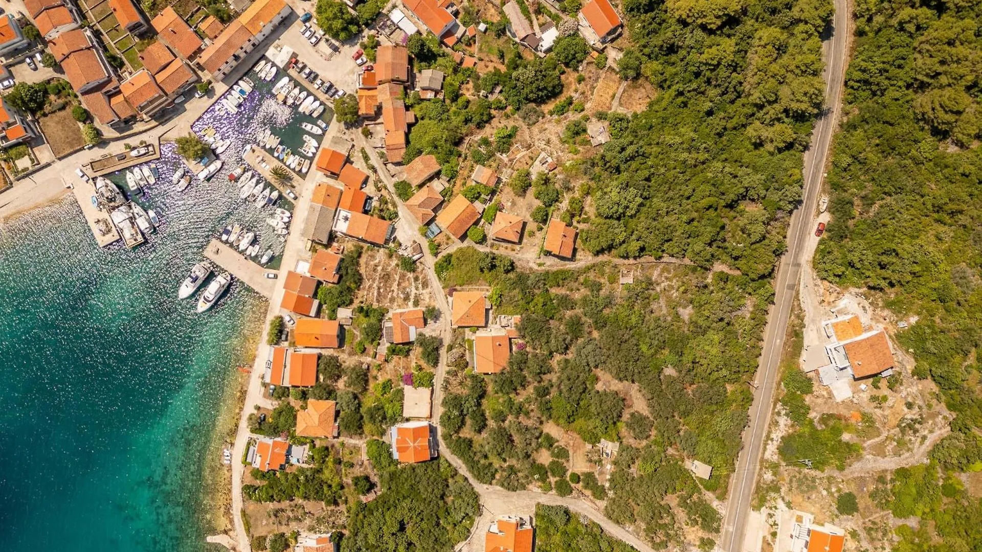 Awesome Apartment In Veli Iz With House Sea View